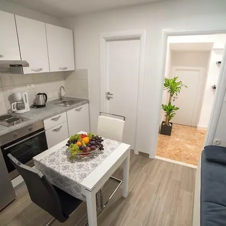 Luxury Petrovac Apartman Sinj